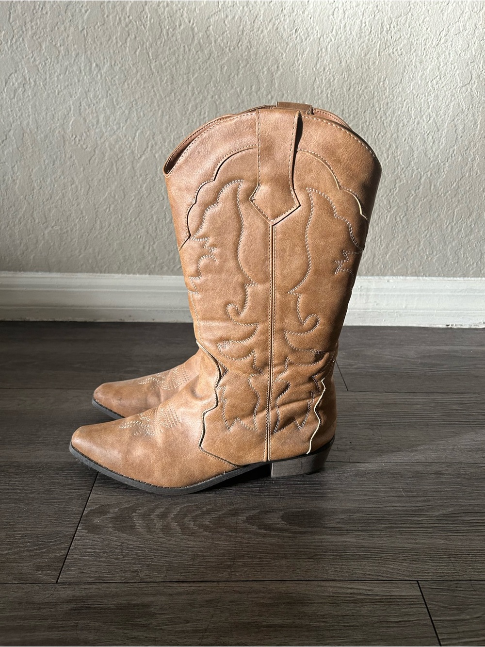 Amazon Women's Tan Western Cowboy Heeled Boots